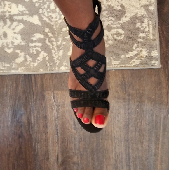 Call it Spring beautiful 👠 - Picture 2 of 12